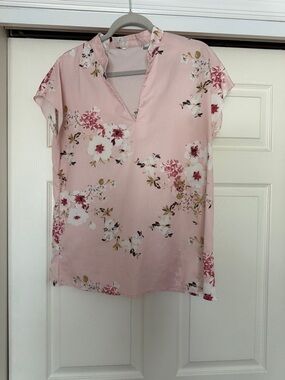 Source Unknown Blush Pink Floral Split V Cap Sleeve Blouse